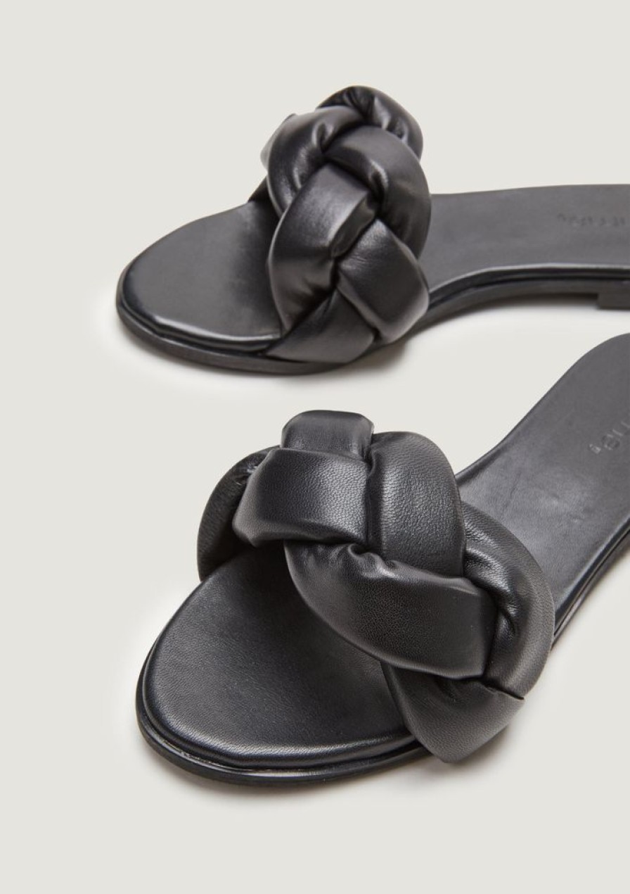 Clothing Comma | Leather Sandals